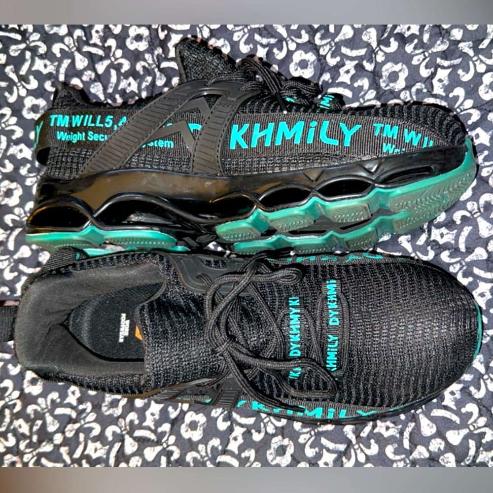 Ladies steel toe sneakers